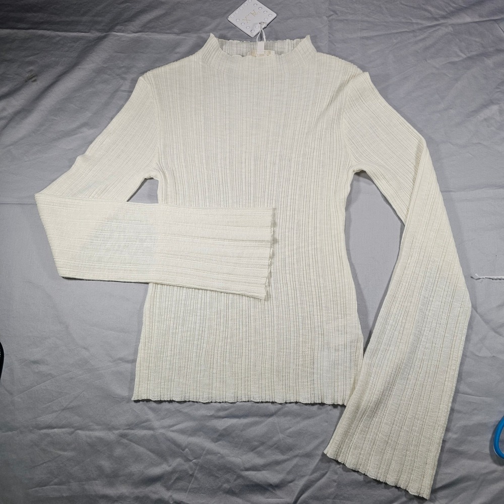Le' AL.X S Small Ivory Shimmer Scallop Edge Lightweight Ribbed Shirt NWT 1509
